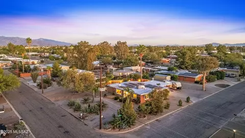 View/Area - 5818 E 19th St, Tucson, AZ 85711 photo 2 of 7