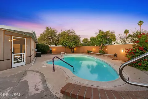 Exterior - 5818 E 19th St, Tucson, AZ 85711 photo 7 of 8