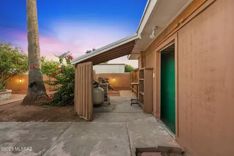 Exterior - 5818 E 19th St, Tucson, AZ 85711 photo 8 of 8