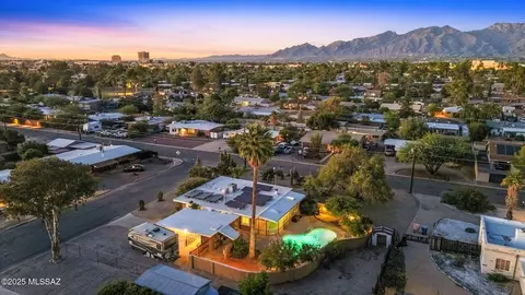 View/Area - 5818 E 19th St, Tucson, AZ 85711 photo 5 of 7