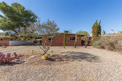 5809 E Rosewood St, Tucson, AZ 85711