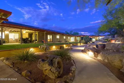 8260 E Calle Potrero, Tucson, AZ 85750