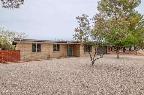 3878 S Queen Palm Dr, Tucson, AZ 85730