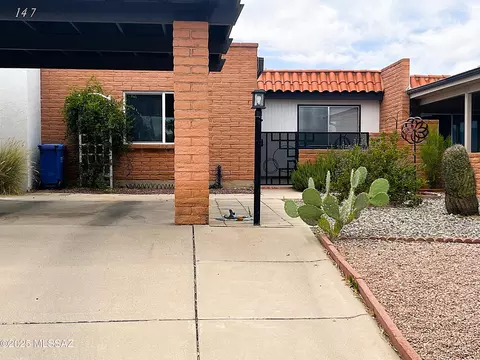147 N Camino Del Varonil, Green Valley, AZ 85614