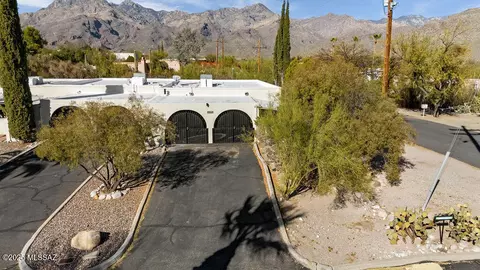 8069 E Cameo Cir, Tucson, AZ 85750