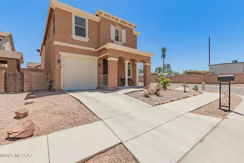 Exterior - 7952 E Revolution Loop, Tucson, AZ 85730 photo 6 of 10