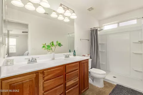 Bath - 7952 E Revolution Loop, Tucson, AZ 85730 photo 2 of 2