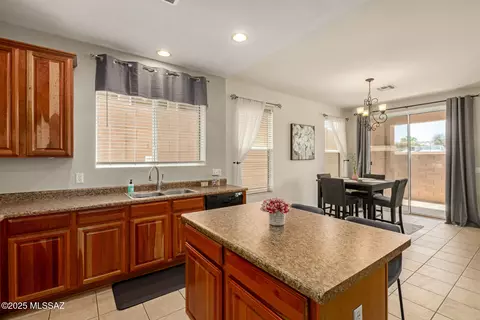 Kitchen - 7952 E Revolution Loop, Tucson, AZ 85730 photo 5 of 5