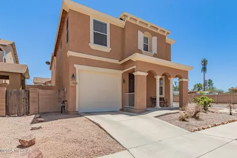 Exterior - 7952 E Revolution Loop, Tucson, AZ 85730 photo 3 of 10