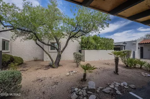 5444 N La Casita Dr, Tucson, AZ 85718