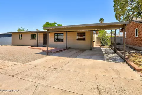 5721 E Scarlett St, Tucson, AZ 85711