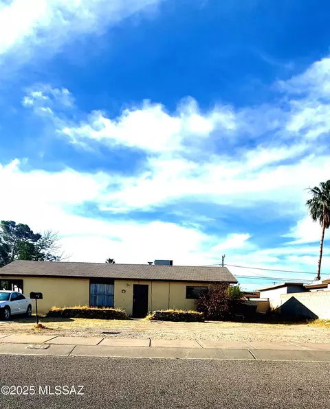 626 W Santa Paula St, Tucson, AZ 85706