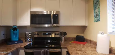 Kitchen - 613 E Jacinto St, Tucson, AZ 85705 photo 18 of 18