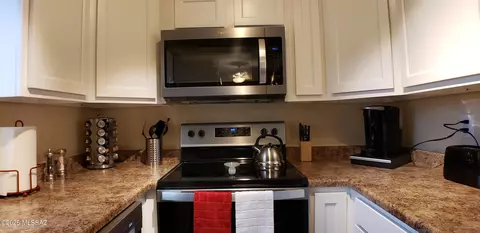 Kitchen - 627 E Jacinto St, Tucson, AZ 85705 photo 1 of 11