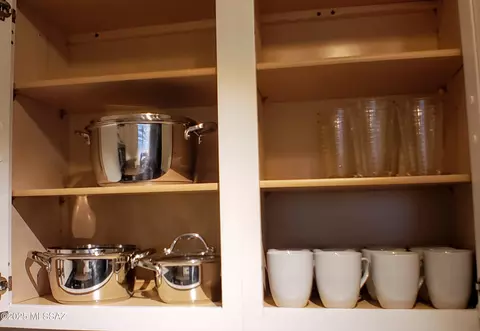 Kitchen - 627 E Jacinto St, Tucson, AZ 85705 photo 5 of 11