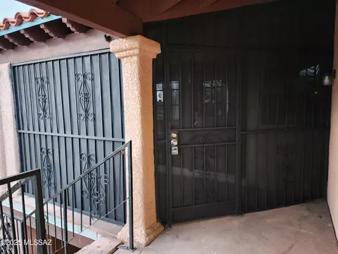 Exterior - 627 E Jacinto St, Tucson, AZ 85705 photo 2 of 3