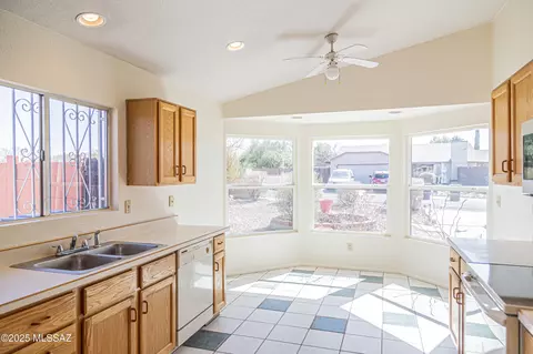 Kitchen - 10285 Emily Dr, Tucson, AZ 85730 photo 1 of 2
