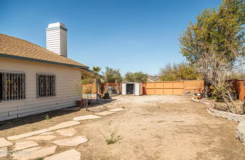 Exterior - 10285 Emily Dr, Tucson, AZ 85730 photo 7 of 8