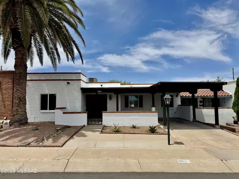 202 W Los Robles, Green Valley, AZ 85614