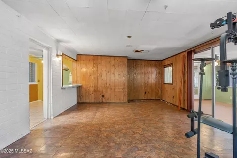 Living - 142 W Borrego St, Tucson, AZ 85706 photo 6 of 11