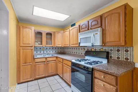 Kitchen - 142 W Borrego St, Tucson, AZ 85706 photo 1 of 3