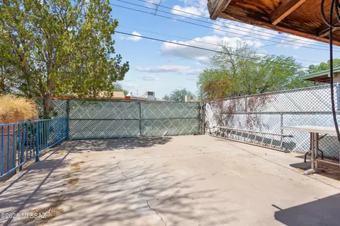 Exterior - 142 W Borrego St, Tucson, AZ 85706 photo 9 of 12