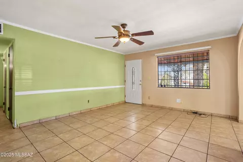 Living - 142 W Borrego St, Tucson, AZ 85706 photo 10 of 11