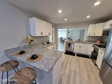 Kitchen - 230 N Biddle Ave, Willcox, AZ 85643 photo 2 of 5