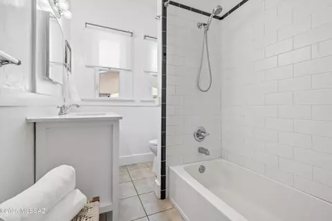 Bath - 642 E 8th St, Tucson, AZ 85705 photo 2 of 2