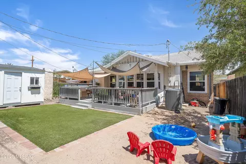 Exterior - 642 E 8th St, Tucson, AZ 85705 photo 5 of 6