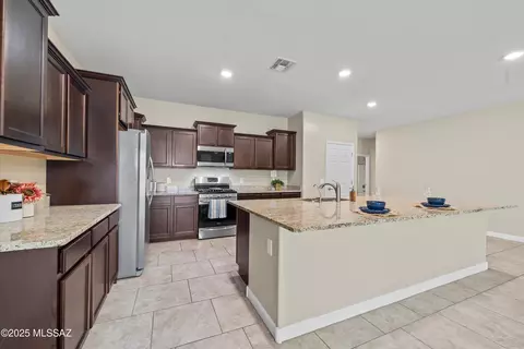 Kitchen - 12223 E Becker Dr, Vail, AZ 85641 photo 2 of 5
