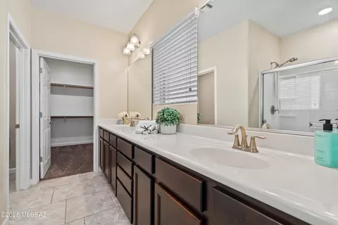 Bath - 12223 E Becker Dr, Vail, AZ 85641 photo 1 of 2