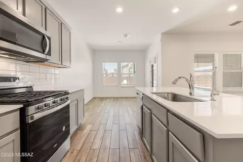 Kitchen - 12785 E Russo Dr, Vail, AZ 85641 photo 3 of 3