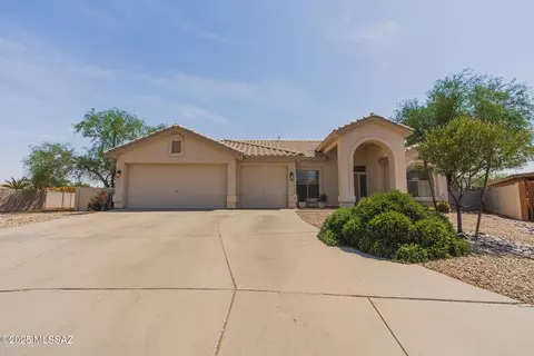 6805 W Tombstone Way, Tucson, AZ 85743