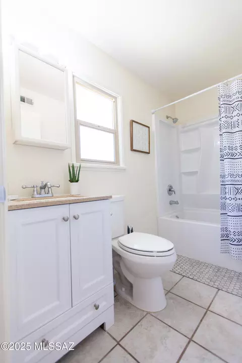 Bath - 2819 E 20th St, Tucson, AZ 85716 photo 1 of 2