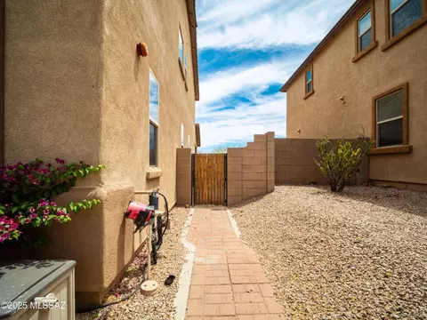 Exterior - 741 S Desert Haven Rd, Vail, AZ 85641 photo 2 of 4