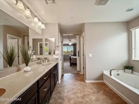 Bath - 741 S Desert Haven Rd, Vail, AZ 85641 photo 7 of 8