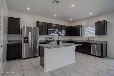 9150 W Senita Bloom Way, Marana, AZ 85653