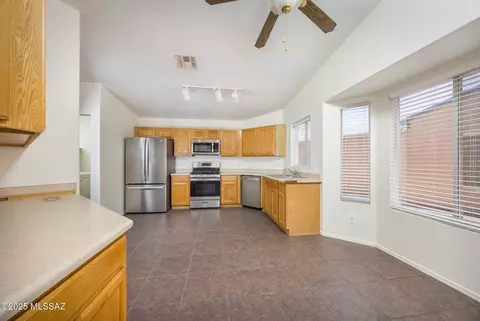 Kitchen - 8876 E Apache Well Pl, Tucson, AZ 85730 photo 3 of 3