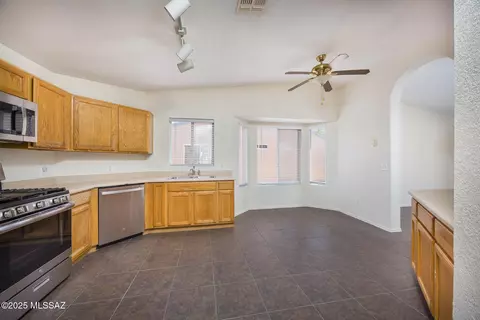 Kitchen - 8876 E Apache Well Pl, Tucson, AZ 85730 photo 1 of 3