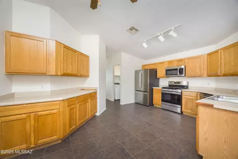 Kitchen - 8876 E Apache Well Pl, Tucson, AZ 85730 photo 2 of 3