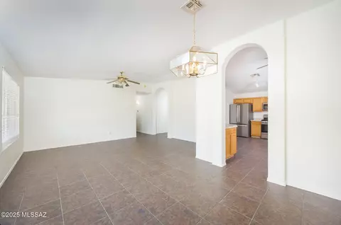 Living - 8876 E Apache Well Pl, Tucson, AZ 85730 photo 2 of 3