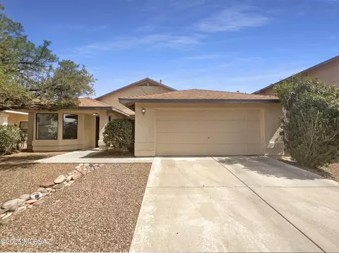 5007 W Hurston Dr, Tucson, AZ 85742
