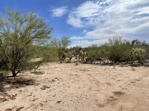10910 S Cherokee Ln, Tucson, AZ 85736
