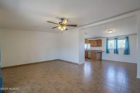 7402 Eli Dr, Tucson, AZ 85710 photo 7