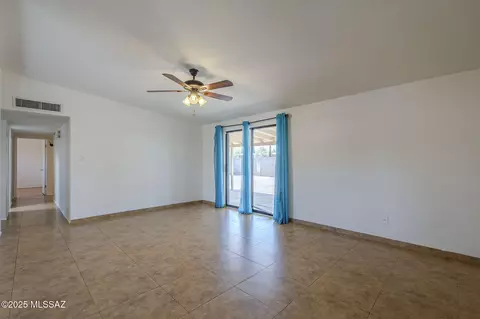 7402 Eli Dr, Tucson, AZ 85710 photo 8