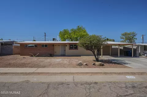 7402 Eli Dr, Tucson, AZ 85710