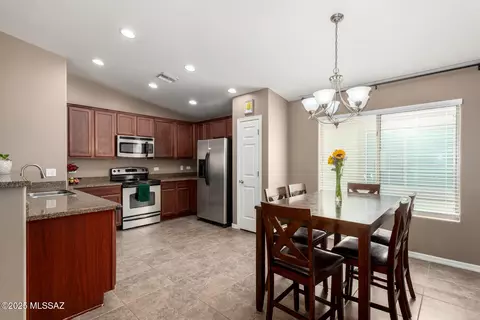 Kitchen - 4112 E Shadow Branch Dr, Tucson, AZ 85756 photo 1 of 4