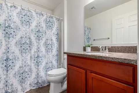 Bath - 4112 E Shadow Branch Dr, Tucson, AZ 85756 photo 4 of 4