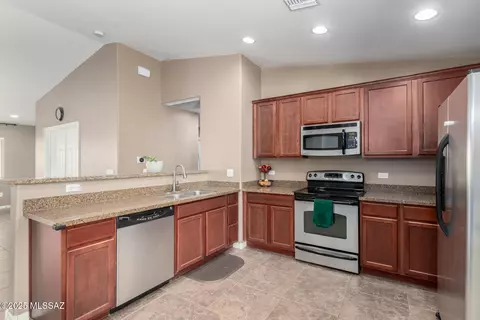 Kitchen - 4112 E Shadow Branch Dr, Tucson, AZ 85756 photo 3 of 4